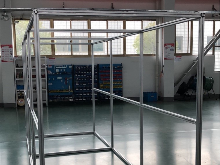 澳宏為您解答：用工業鋁型材搭建無塵室潔凈棚隔斷需要用到哪些配件？