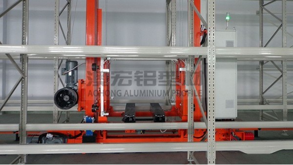 100100鋁型材應(yīng)用：打造高剛性智能倉(cāng)儲(chǔ)堆垛系統(tǒng)