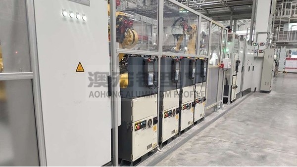 車間作業(yè)如何用鋁型材圍欄實現(xiàn)安全靈活？